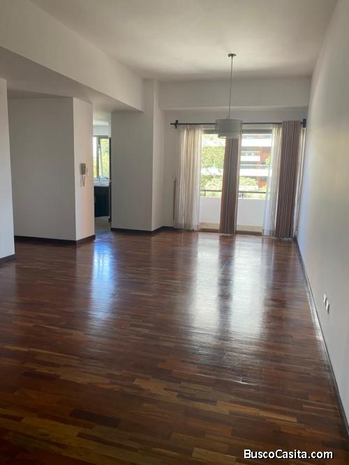 ALQUILO APARTAMENTO TORRE QUATTRO ZONA 14