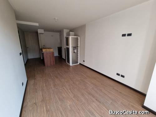 ALQUILO APARTAMENTO EN EDIFICIO VERTICAL ONCE, ZONA 11