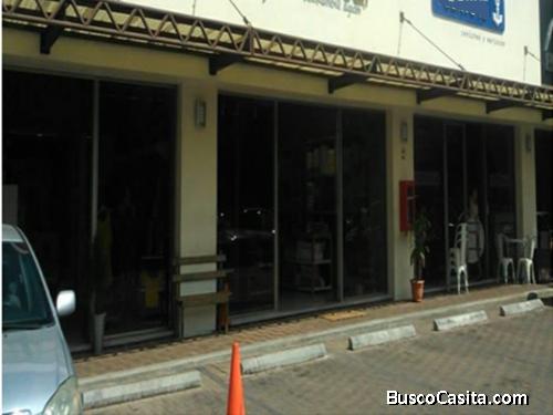 Local en RENTA plaza comercial en zona 15