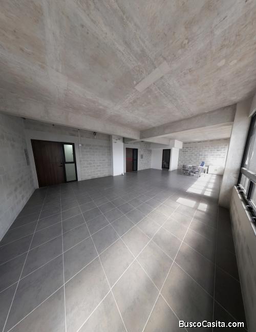 OFICINA EN RENTA EN CENTRO DE NEGOCIOS ZONA 9