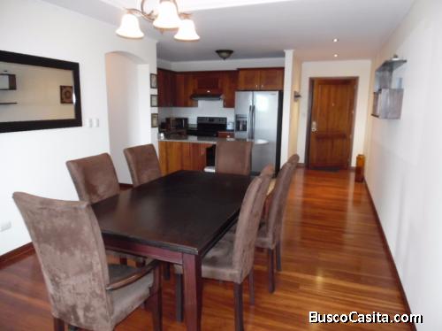 MUNDO INMOBILIARIO RENTA APARTAMENTO AMUEBLADO EN ZONA 10