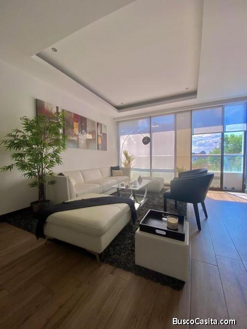 MUNDO INMOBILIARIO VENDE APARTAMENTO EN ZONA 10.