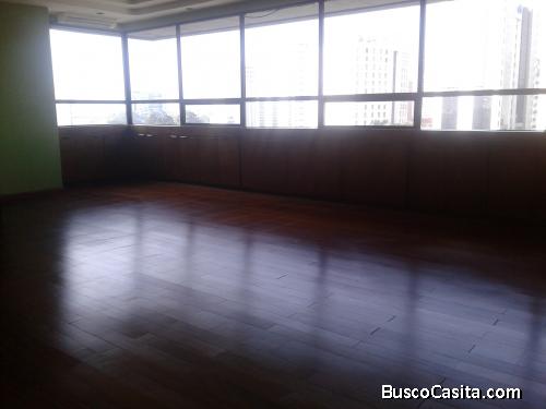 OFICINA EN RENTA ZONA 10,     360M2          SUPER PRECIO