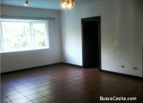 Casa amplia en Carretera a El Salvador Km.13