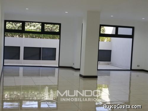 OFICINA EN RENTA ZONA 15 VHII / MUNDO INMOBILIARIO