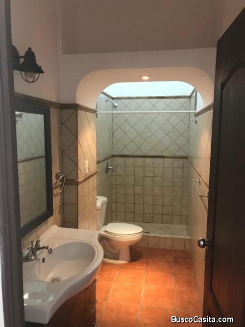 RENTA Apartamento en Zona 15 VH1