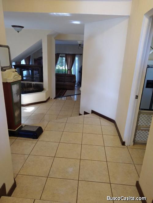 MUNDO INMOBILIARIO RENTA CASA EN KM 18 CARRETERA A EL SALVADOR 