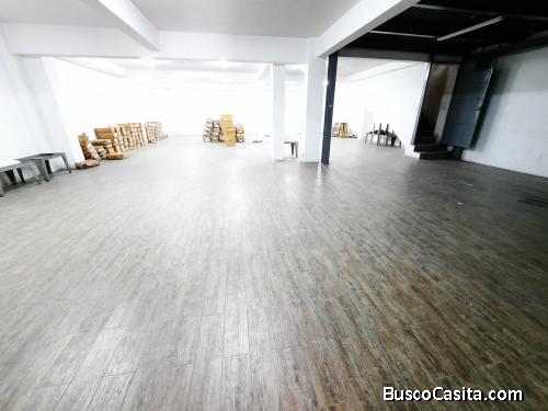 Alquilo ofibodega ideal para Showroom o almacenamiento en Condado el Naranjo