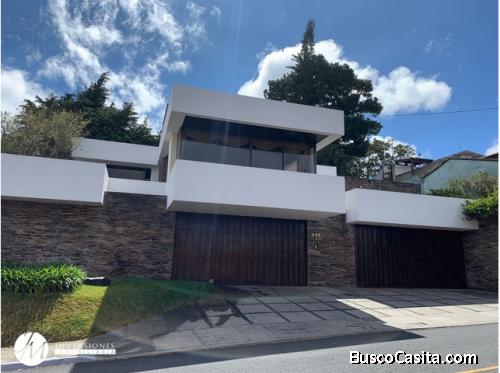 Preciosa casa en condominio en venta  zona 10