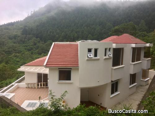 CASA EN VENTA EN RESIDENCIAL KM. 16.5 ENTRADA OLMECA.