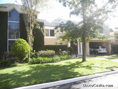 CASA EN CONDOMINIO EXCLUSIVO EN RENTA ZONA 10