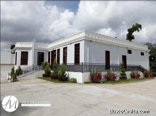 Casa grande en Residencial en renta  zona 2