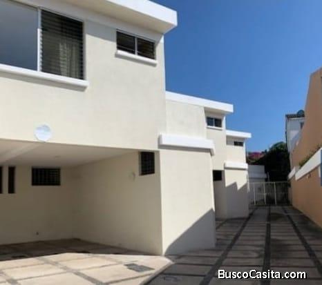 RENTO CASA ZONA 15 VISTA HERMOSA III