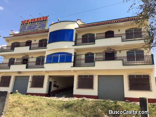 Vendo, 3 Edificios con 40 ambientes, 4 salones grandes, 24 Baños, 4 cuerdas de terreno, en Xela.