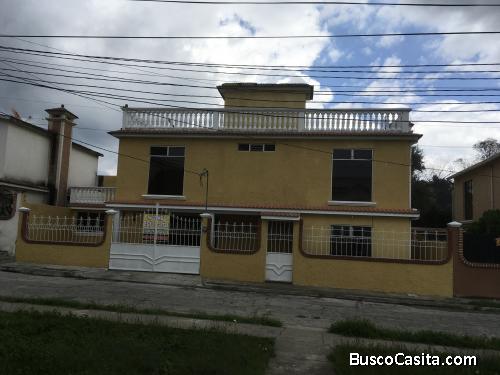 Vendo Casa Modelo de 2 pisos, 250 M2 de construcción, terreno 10x15 metros en Quetzaltenango.