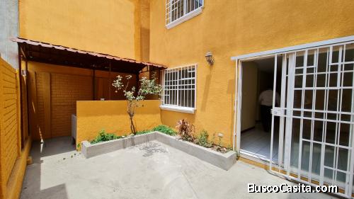 Vende Casa en Altos de San Angel, zona 2