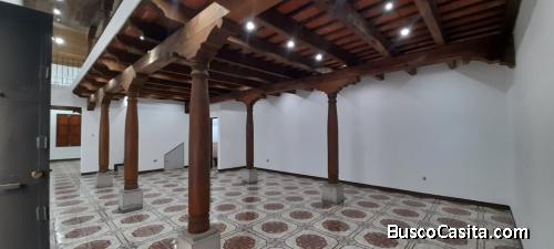 RENTO LOCAL GRANDE EN ANTIGUA GUATEMALA 