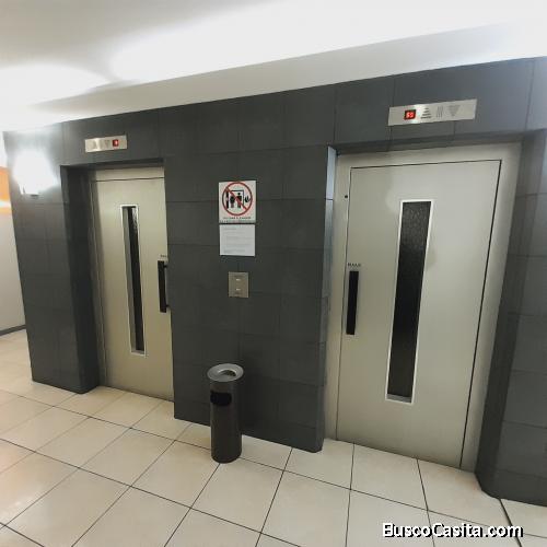 OFICINA EN VENTA EN EDIFICIO MEDICO OBELISCO ZONA 10