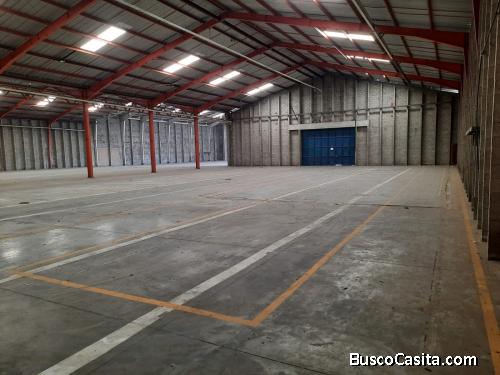 RENTO OFIBODEGA ZONA 12