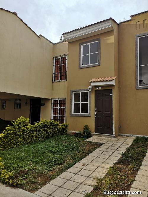 VENDO CASA EN RES. ALAMEDAS DE SANTA RITA, CERCA AL CAMPUS UNIVERSIDAD MARIANO GALVEZ