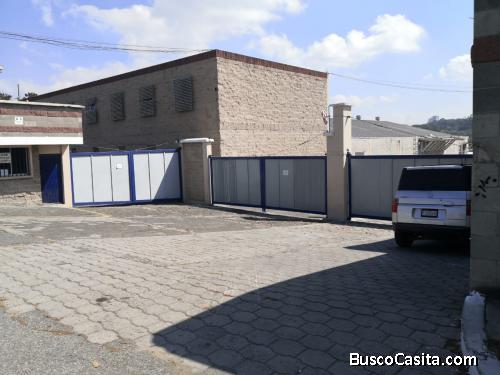 RENTO OFIBODEGA ZONA 12 