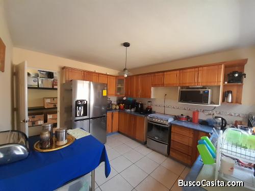 **RENTO CASA EN SAN CRISTOBAL CON MANTENIMIENTO INCLUIDO**