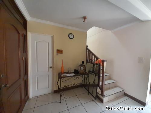 LINDA CASA EN RENTA SECTOR A-3 SAN CRISTÓBAL