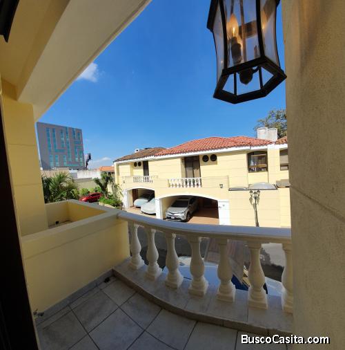 Casa en Renta Zona 10 Guatemala