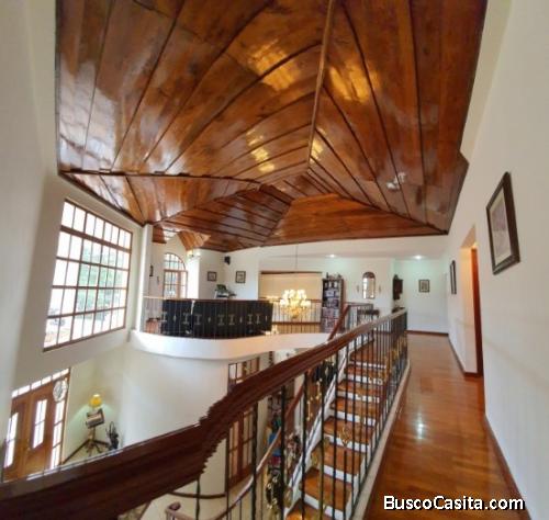 Casa en Venta en La Montaña Zona 16 Guatemala