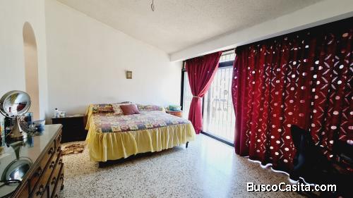 VENDO CASA GRANDE EN CONDOMINIO, MARISCAL Z11