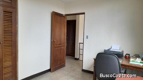 Rento Amplia Casa para Oficina en Las Charcas zona 11