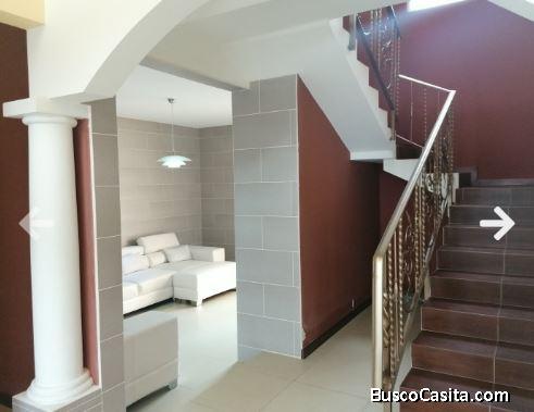 En venta Hermosa Casa Vilaverde en Carretera El Salvador 3 habitaciones