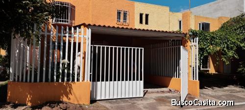 Bonita casa 2 niveles en Condominio Villa Romana, Villa Nueva