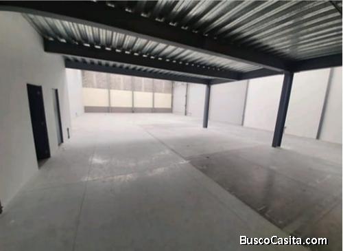 RENTO OFIBODEGA ZONA 12