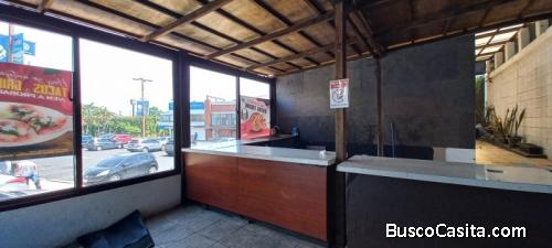LOCAL EN RENTA SOBRE BOULEVARD ZONA 5 JARDINES
