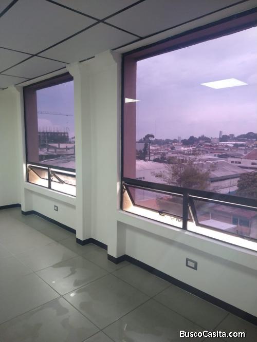 Rento Oficina en Plaza Empresarial zona 13