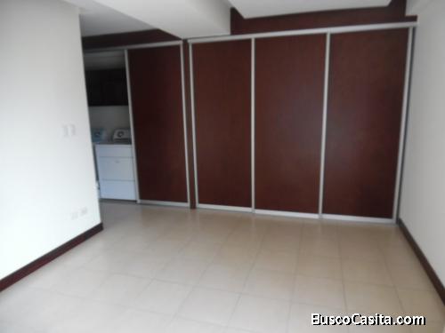 APARTAMENTO EN RENTA EN ZONA 14, CERCA DE EUROPLAZA