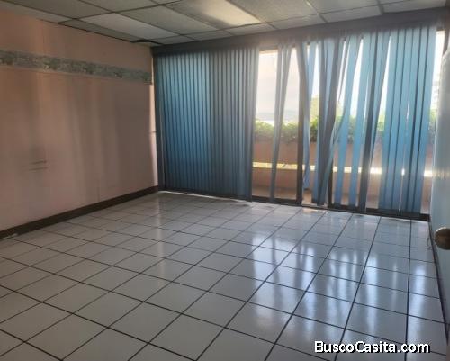 Oficina en renta, zona 4