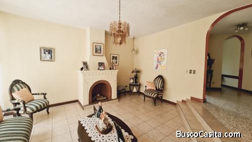 VENDO ESPACIOSA CASA MARISCAL ZONA 11 DENTRO DE GARITA