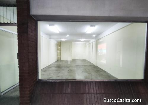 Alquilo Local en Plaza los Arcos Zona 10