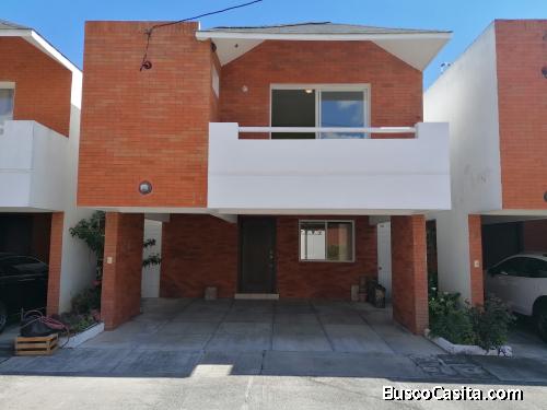 CASA EN VENTA EN JARDINES DE SAN CRISTOBAL