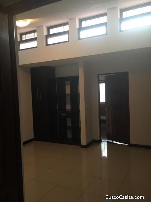 Casa en Venta Condominio Valles de Vista Hermosa, Zona 15