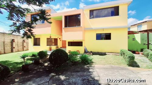 Casa Grande en Venta Con Terreno Grande San Cristóbal