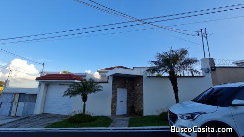 CASA EN VENTA CON JARDIN EN SAN CRISTOBAL Z8 MIXCO
