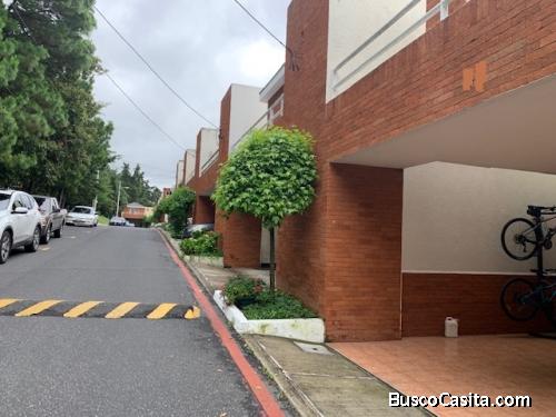 RENTA casa condominio Bosques del Encinal zona 7 Mixco