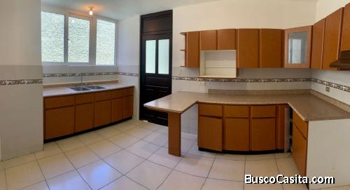 VENDO LINDA CASA DENTRO DE CONDOMINIO KM 16.5 CARR. AL SALVADOR.