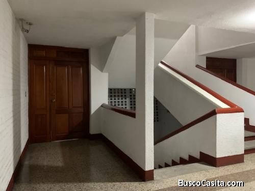 Venta Apartamento primer nivel Edificio zona 12