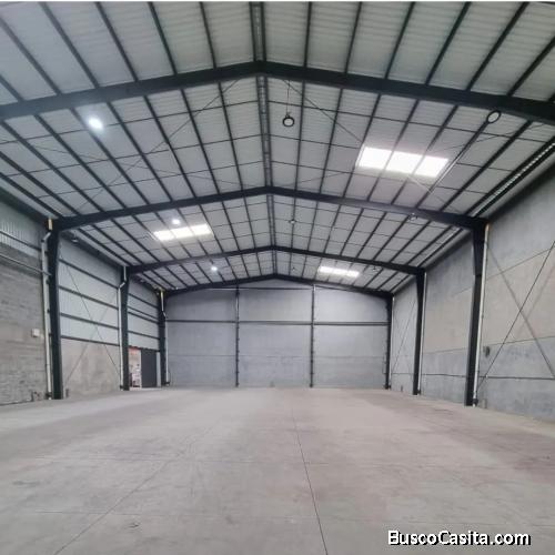 RENTO BODEGA DENTRO DE COMPLEJO, A UNA CUADRA DE AVENIDA PETAPA 