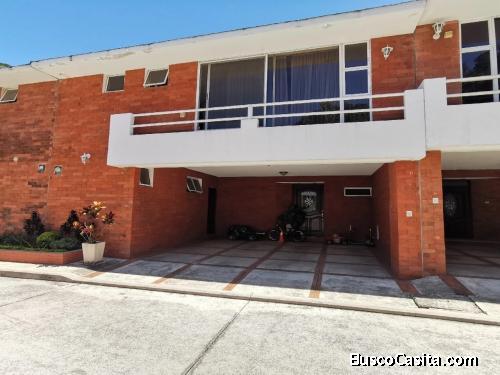 Casa En Venta Cañadas De Elgin Zona 13
