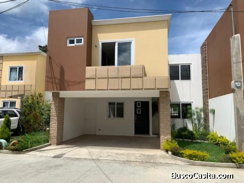 VENTA hermosa casa en condominio en San Lucas Sacatepequez